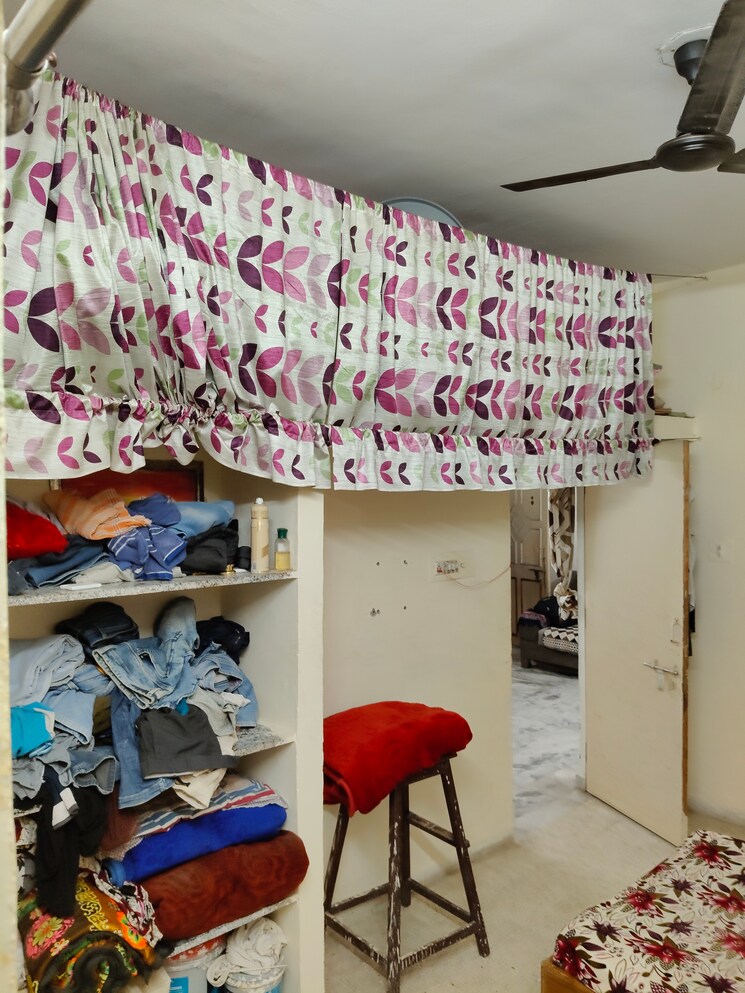 Room, chandkheda 2 Bedroom 145 Sq.Yd. Apartment In Chandkheda Ahmedabad 8913492