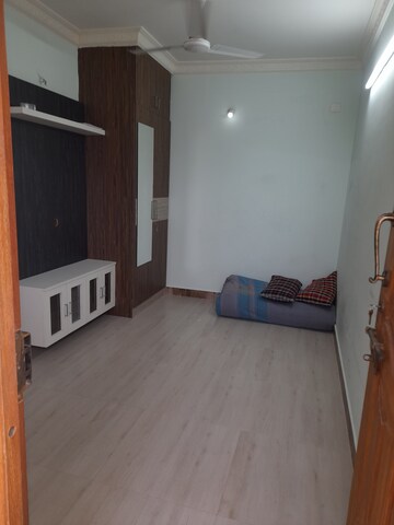 Furnished Amenities in 1 BHK Builder Floor at Rt Nagar – for Rent