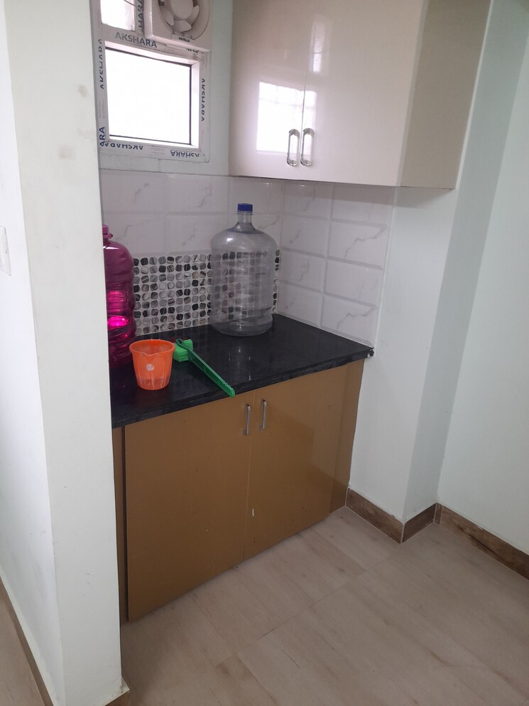 Kitchen, silver-corner 1 RK 400 Sq.Ft. Builder Floor In Rt Nagar Bangalore 8913490