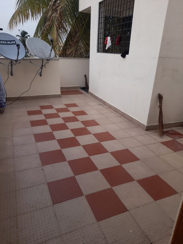 Kitchen, silver-corner 1 RK 400 Sq.Ft. Builder Floor In Rt Nagar Bangalore 8913490