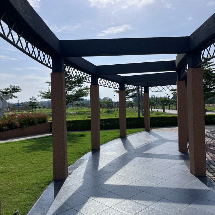  Parking, bada bangarda  600 Sq.Yd. Plot In Bada Bangarda Indore 8913513