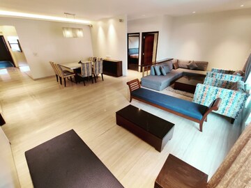 Bedroom in 4 BHK Apartment at Tardeo – for Sale