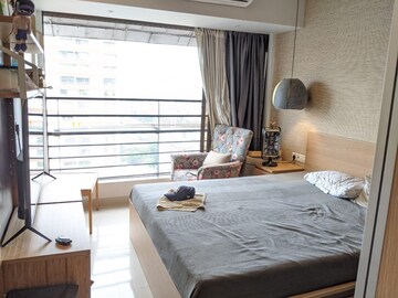 Bedroom in 3 BHK Apartment at Tardeo – for Sale