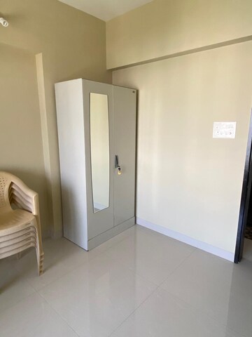 Room in 2 BHK Apartment at Karan Goldcoast, Bavdhan – for Rent