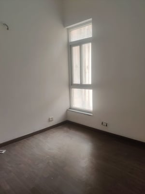 Room in 3 BHK Apartment at BPTP Parkland Pride, Sector 77 – for Sale