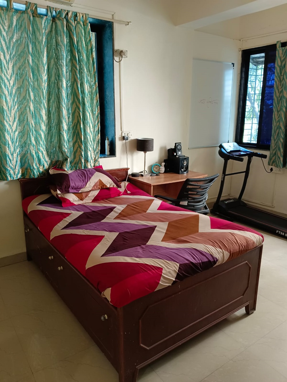 2 BHK + Pooja Room Apartment For Rent in Santacruz West