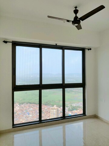 Room in 4 BHK Apartment at Oberoi Enigma, Mulund West – for Sale