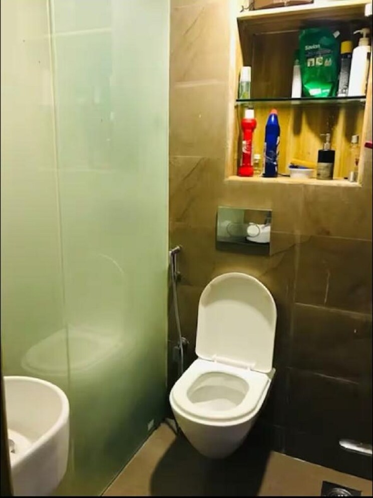 Bathroom, bandra west 2 Bedroom 750 Sq.Ft. Apartment In Bandra West Mumbai 8913647