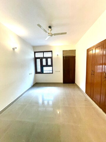 Room in 3 BHK Independent House at Shivalik Colony – for Rent
