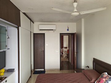 Bedroom in 3 BHK Apartment at Bandra West – for Rent