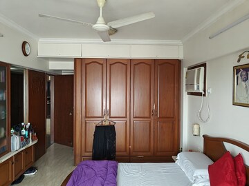 Bedroom in 3 BHK Apartment at Bandra West – for Rent