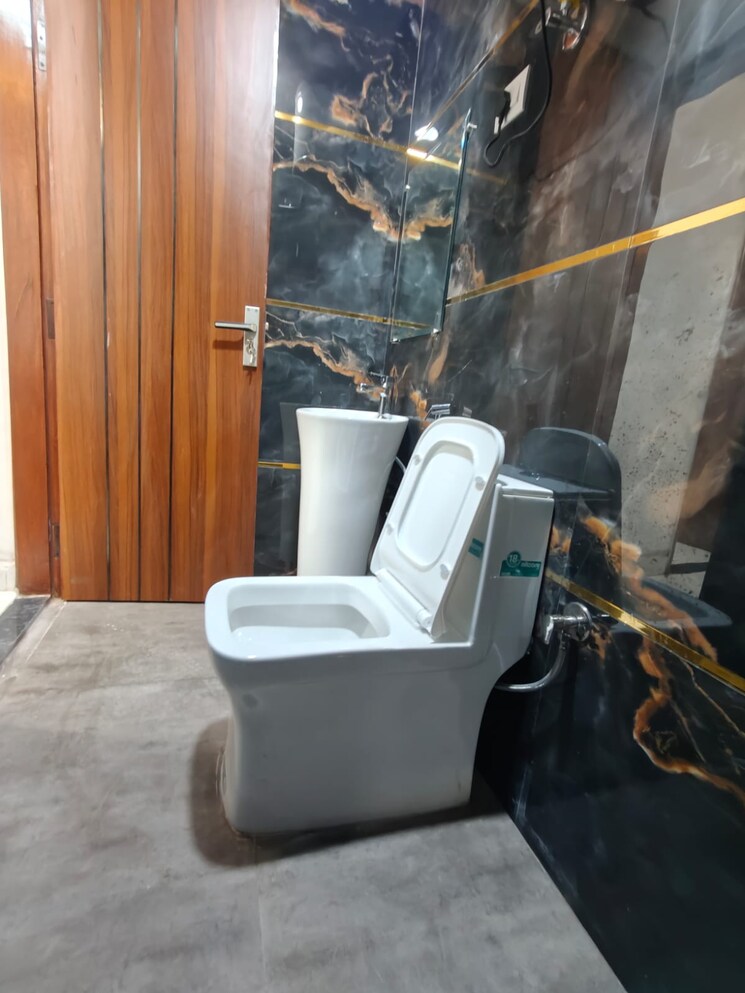 Attached Bathroom, chattarpur 1 Bedroom 550 Sq.Ft. Builder Floor In Chattarpur Delhi 8913716