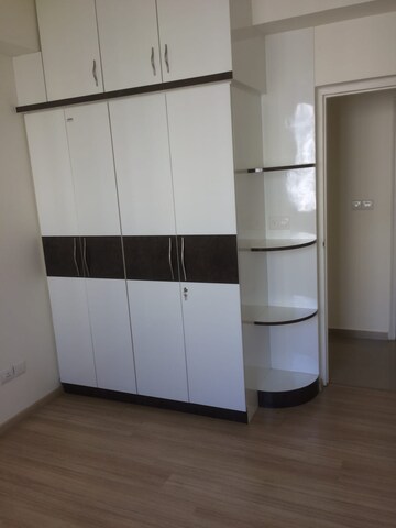 Room in 3.5 BHK Apartment at DLF Westend Heights New Town, Akshayanagar – for Rent
