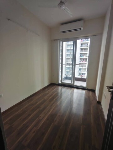 Room in 4 BHK Apartment at Shapoorji Pallonji Joyville Phase 2, Sector 102 – for Rent