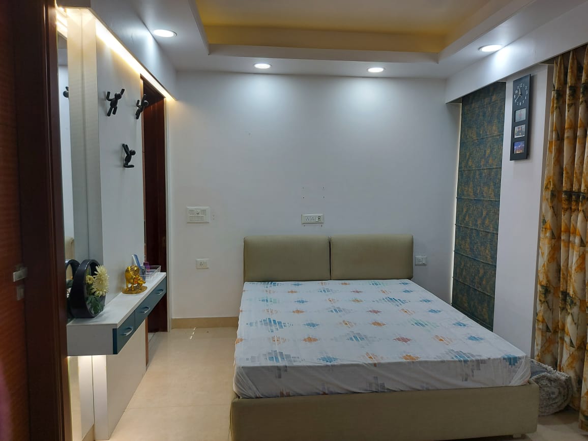 3 BHK + Servant Room Builder Floor For Rent in Saket