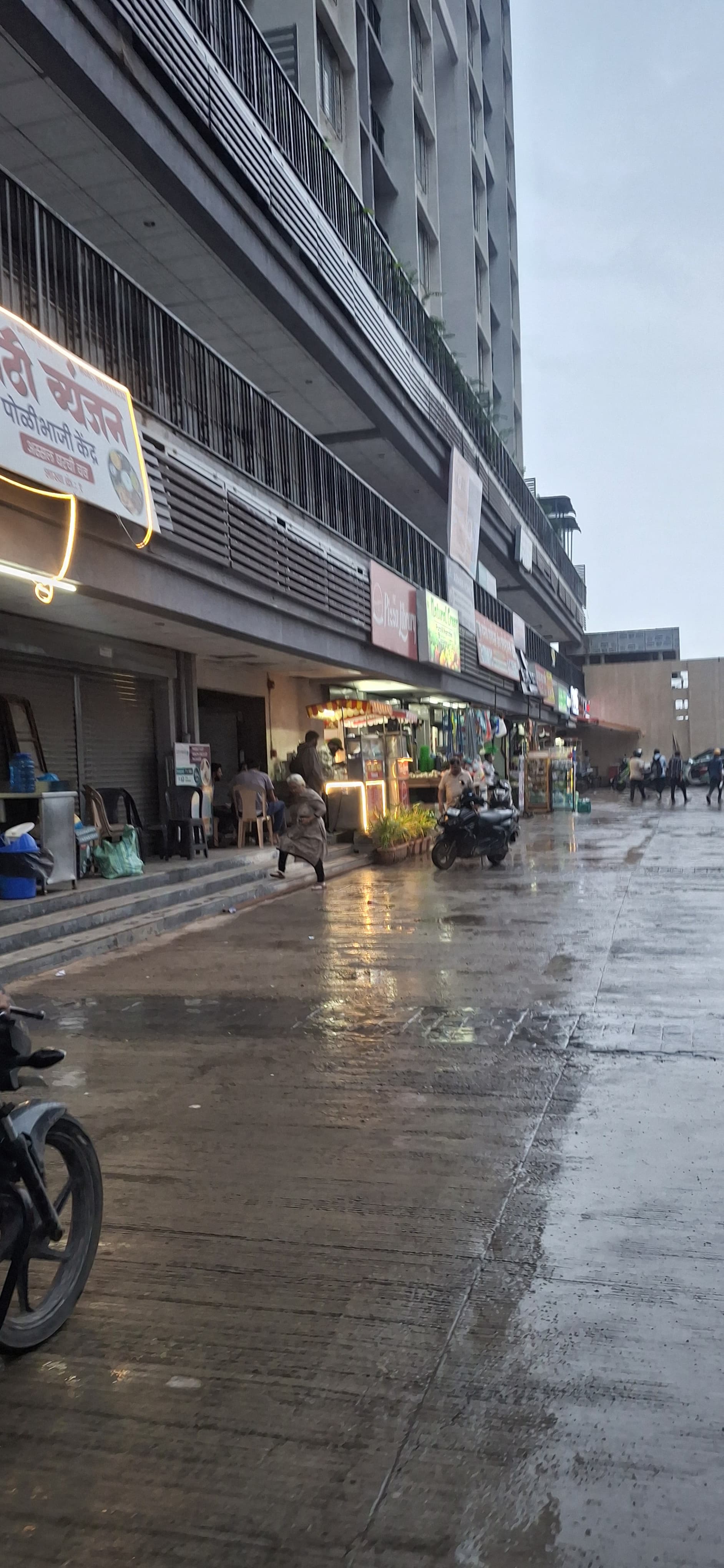 Retail Shop For Sale in Kolte Patil Life Republic