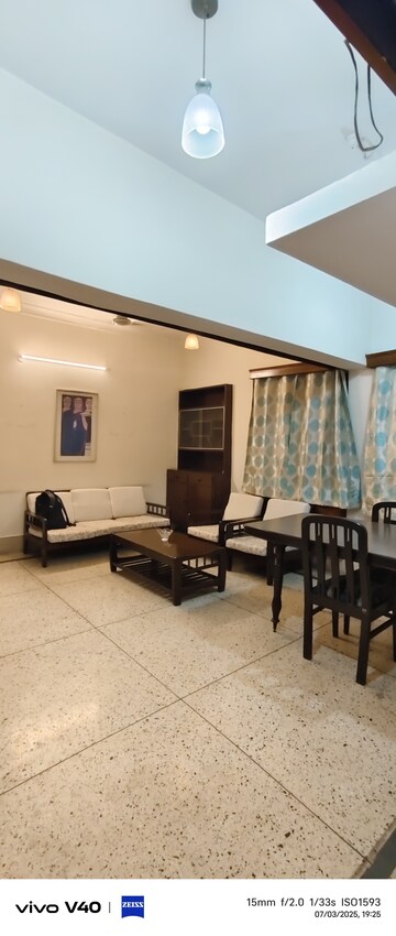 Living Room in 1 BHK Apartment at Defence Colony – for Rent