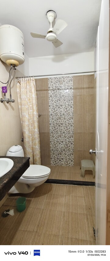 Bathroom in 1 BHK Apartment at Defence Colony – for Rent