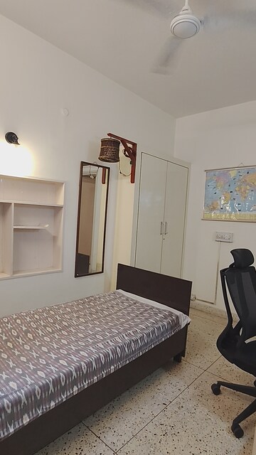 1 RK Apartment For Rent in Defence Colony