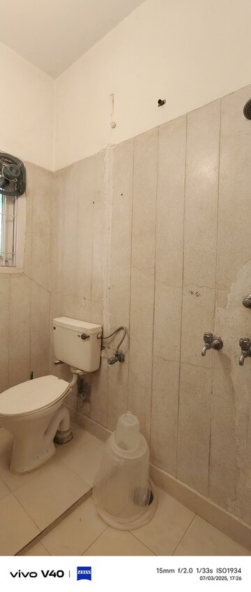 Bathroom in 1 RK Apartment at Defence Colony – for Rent