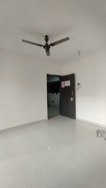 Room in 1 BHK Apartment at Raunak City Phase 2, Kalyan West – for Rent