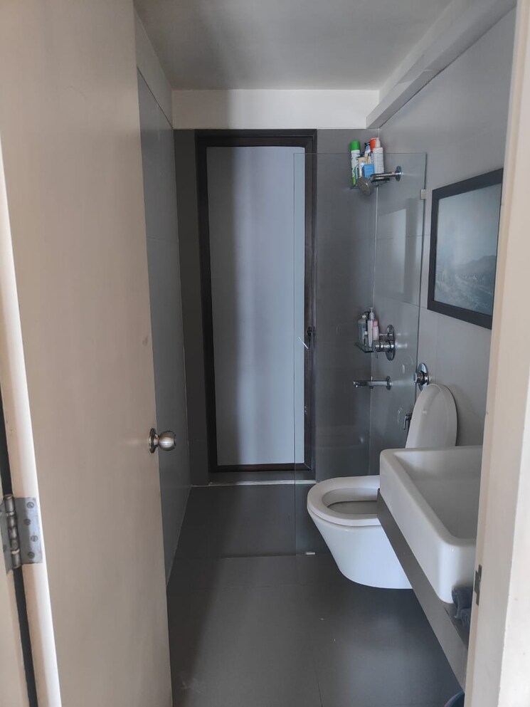 Bathroom, dlh-square 3 Bedroom 1300 Sq.Ft. Apartment In Andheri West Mumbai 8913901
