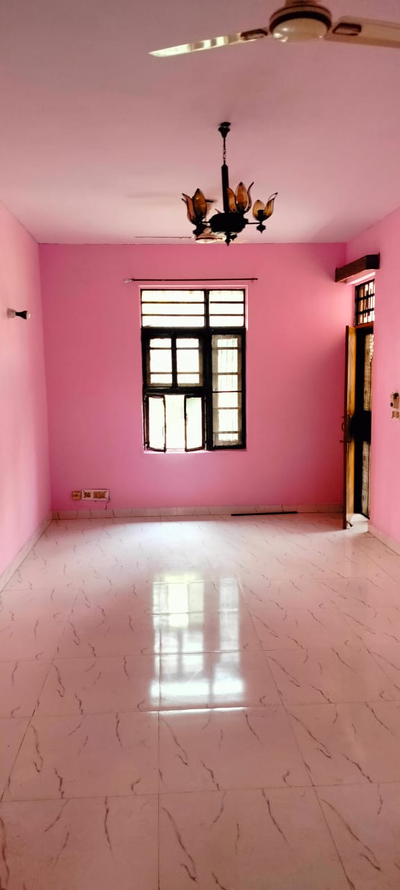 3 BHK Builder Floor For Sale in Kohat Enclave Hosing 