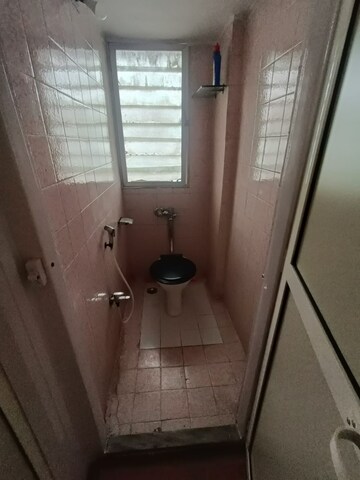 Bathroom in 1 BHK Apartment at Andheri West – for Rent