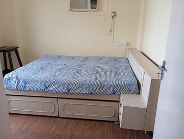Bedroom in 1 BHK Apartment at Andheri West – for Rent