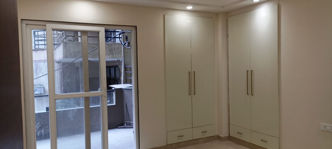 3 BHK Builder Floor For Sale in Lok Vihar Hosing 