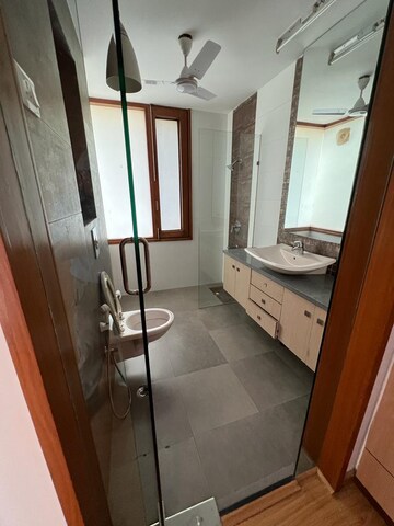 Kitchen in 4 BHK Apartment at Veera Safdarjung Enclave, Safdarjung Enclave – for Rent