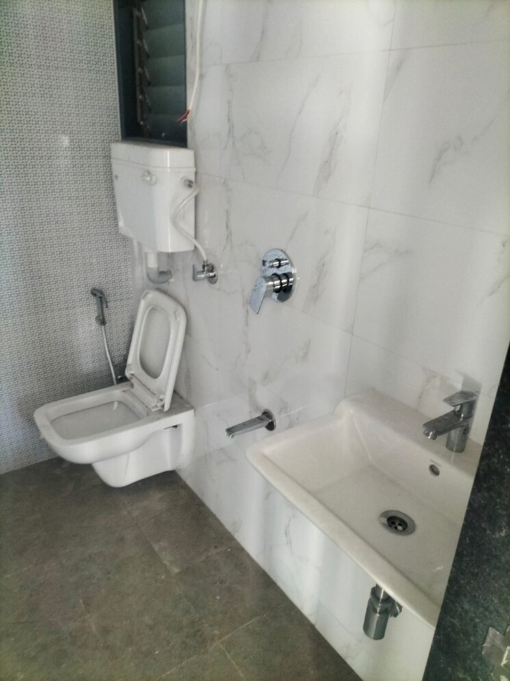 Bathroom, bhoomi-samarth 1 Bedroom 351 Sq.Ft. Apartment In Goregaon East Mumbai 8913966