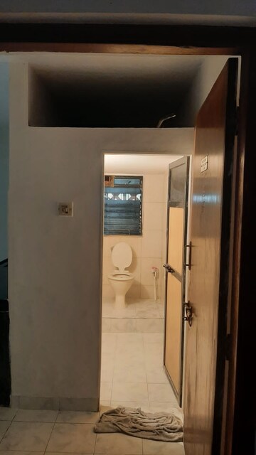 Furnished Amenities in 1 RK Apartment at Andheri West – for Rent