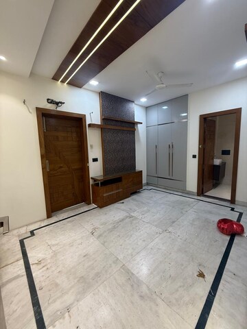 Room in 3 BHK Builder Floor at Kalkaji – for Rent