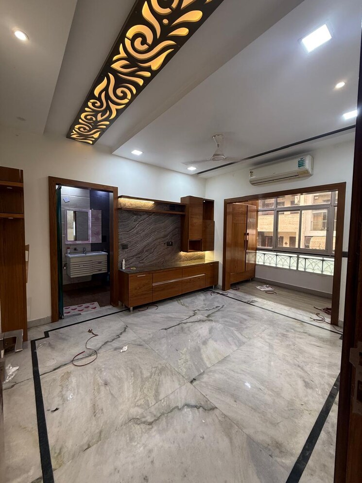 Bedroom, kalkaji 3 Bedroom 155 Sq.Yd. Builder Floor In Kalkaji Delhi 8913988