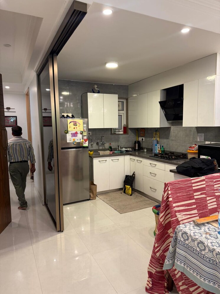 Kitchen, chittaranjan park 3 Bedroom 1400 Sq.Ft. Builder Floor In Chittaranjan Park Delhi 8913991