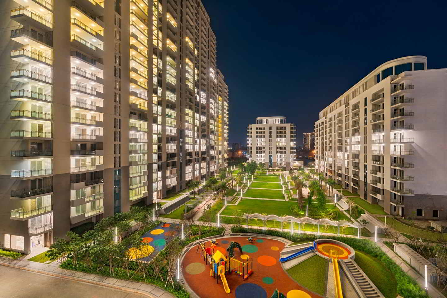 3.5 BHK + Pooja Room,Servant Room Apartment For Sale in DLF The Ultima