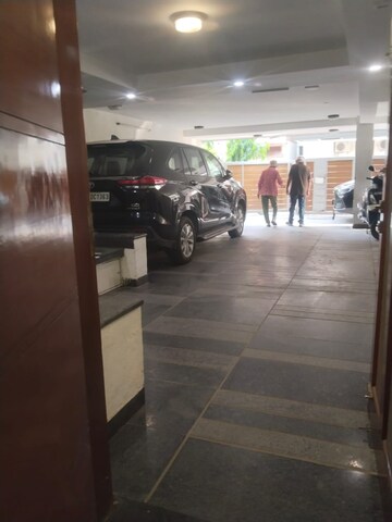 Parking in 4 BHK Independent House at Saket – for Rent