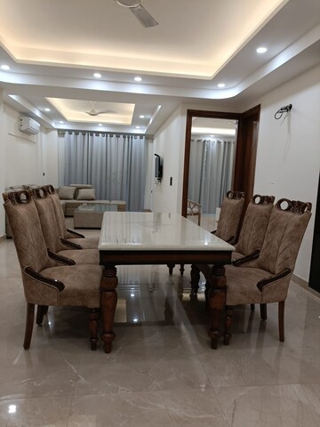 Master Bedroom in 3 BHK Builder Floor at Unitech South City 1, South City 1 – for Rent