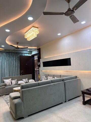 Kitchen in 3 BHK Builder Floor at Unitech South City 1, South City 1 – for Rent