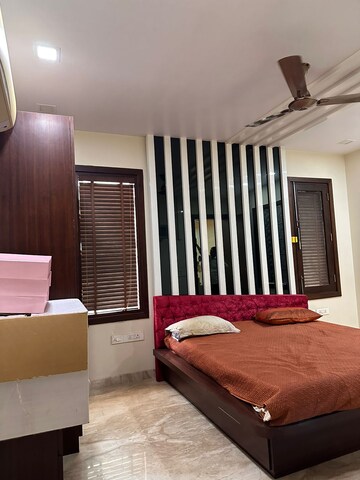 Bedroom in 3 BHK Builder Floor at Unitech South City 1, South City 1 – for Rent