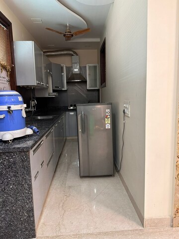 Kitchen in 3 BHK Builder Floor at Unitech South City 1, South City 1 – for Rent