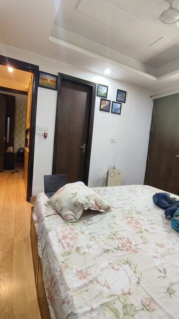 Bedroom in 3 BHK Builder Floor at Luxury Villa, Sector 30 – for Rent