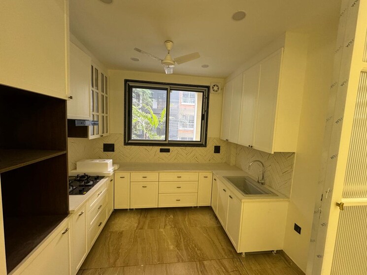 Kitchen, dlf phase ii 3.5 Bedroom 250 Sq.Yd. Builder Floor In Dlf Phase ii Gurgaon 8914065