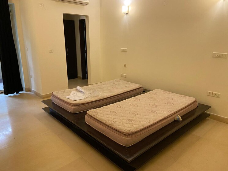 Room, sector 28 4 Bedroom 3910 Sq.Ft. Builder Floor In Sector 28 Gurgaon 8914073