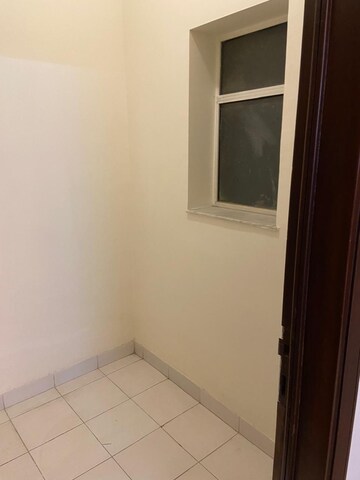 Room in 4 BHK Builder Floor at Sector 28 – for Rent