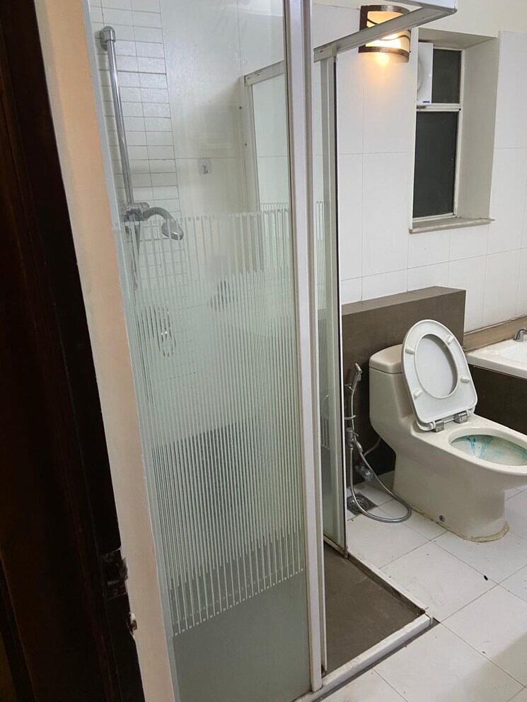 Bathroom, sector 28 4 Bedroom 3910 Sq.Ft. Builder Floor In Sector 28 Gurgaon 8914073