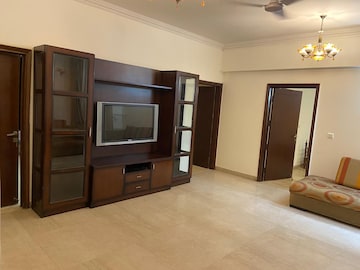 Room in 4 BHK Builder Floor at Sector 28 – for Rent