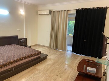Bedroom in 4 BHK Builder Floor at Sector 28 – for Rent