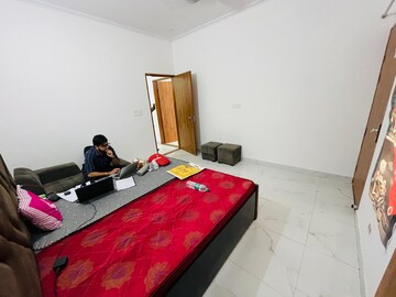 Bedroom in 2 BHK Builder Floor at Hewo Apartment, Sector 15 – for Rent